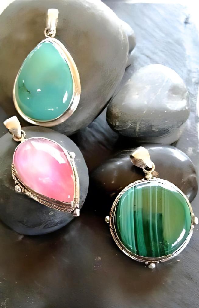 Sterling Silver Pendant w/Semi Precious Gemstone
