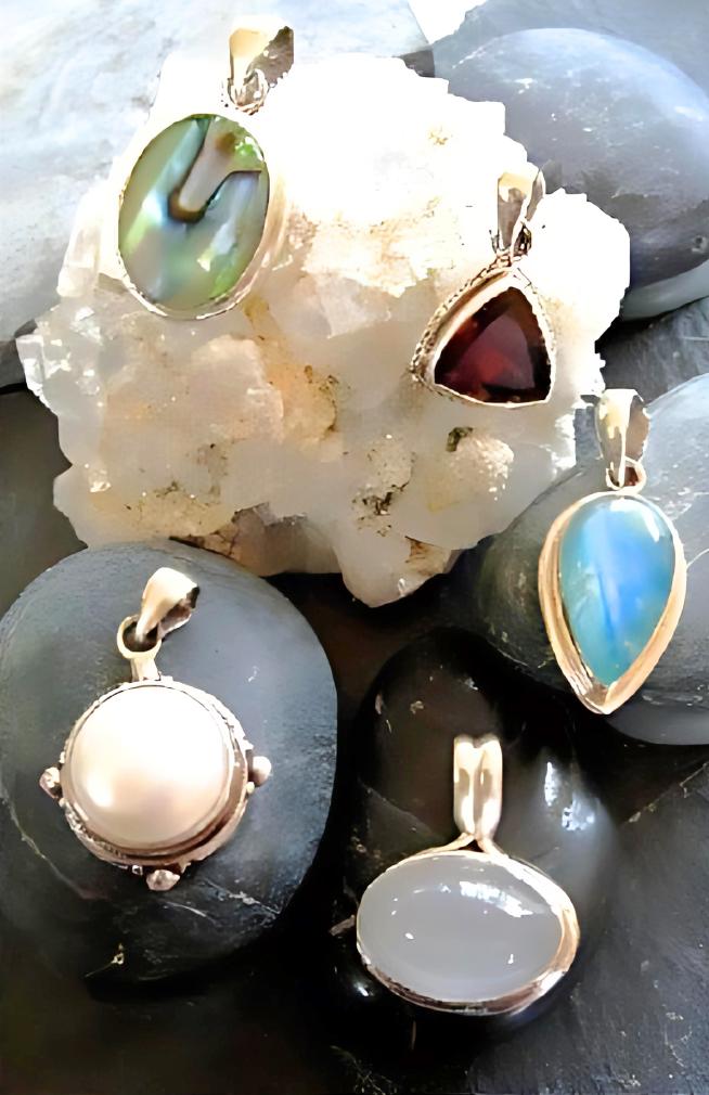 Sterling Silver Pendant w/Semi Precious Gemstone