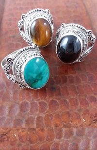 Sterling Silver Ring w Gemstone in Ornate Setting