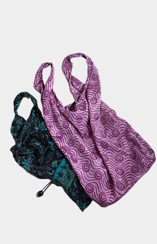recycled silk shopping bag with stuff sack