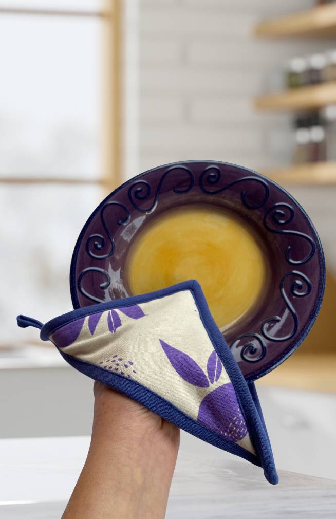 cotton diagonal pocket potholder with colorful piping and screen print design