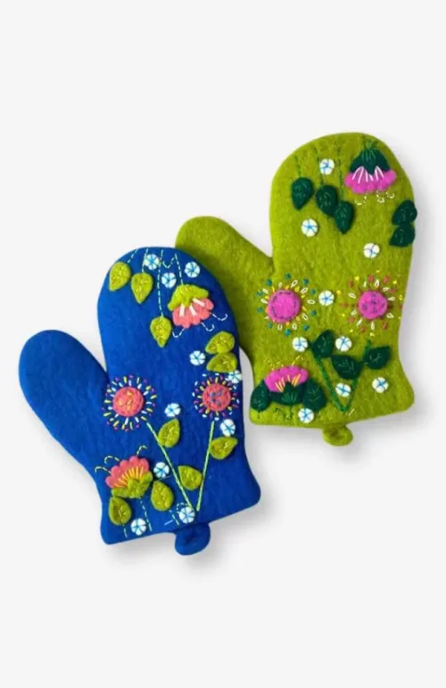 Felt oven mitt embroidered, fair trade Nepal