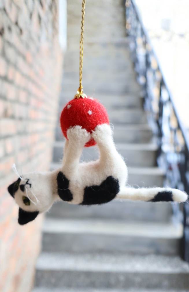 Felt cat and ball ornament fair trade Nepal