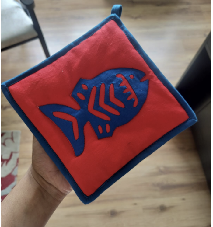 aplique fish potholder fair trade nepal